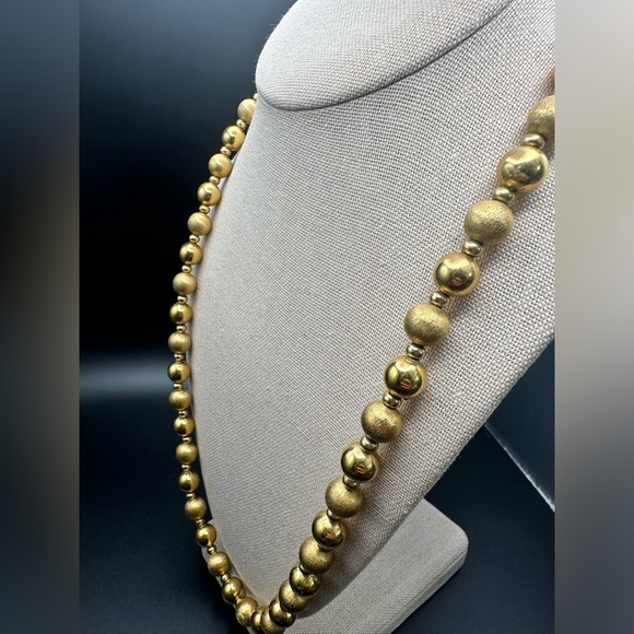 Vintage Signed Napier Gold Tone Textured Beaded/Ball Necklace 22" Drop - Picture 9 of 10